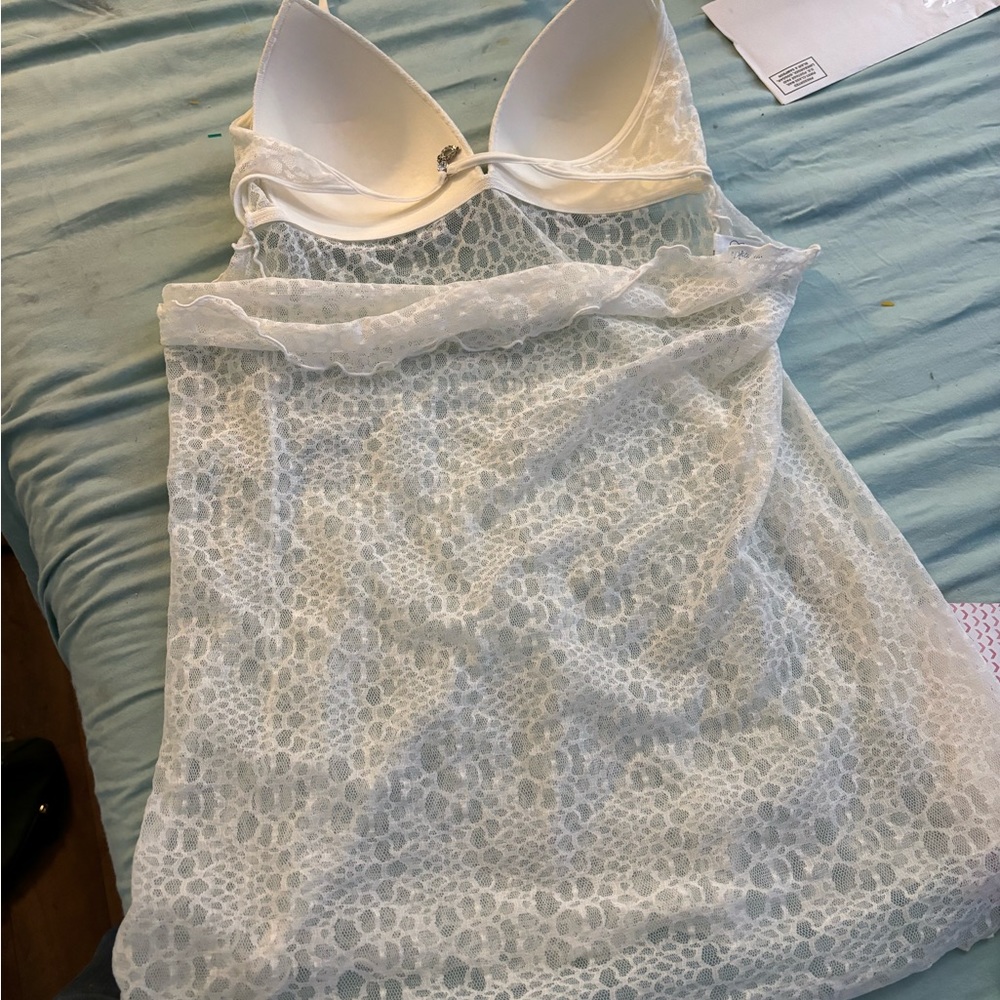 Lingerie - Picture 2 of 2